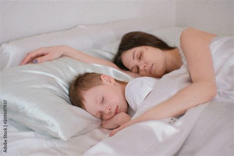 sleeping mom and son xxx com